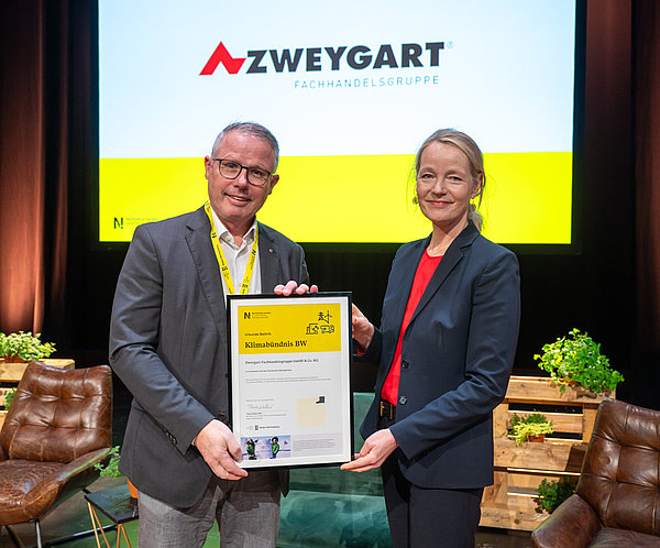 Übergabe Urkunde Beitritt zum Klimabündnis BW